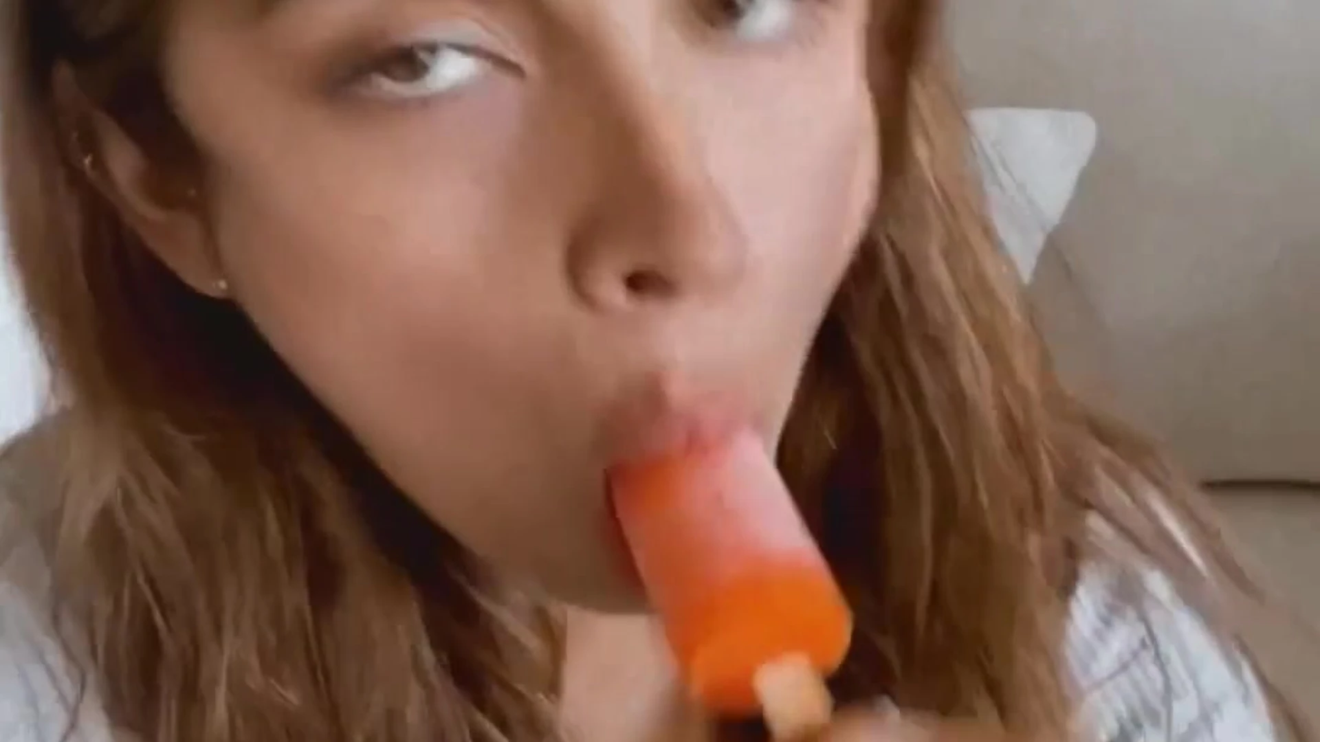 Alex Elena sucking icecream like a dick