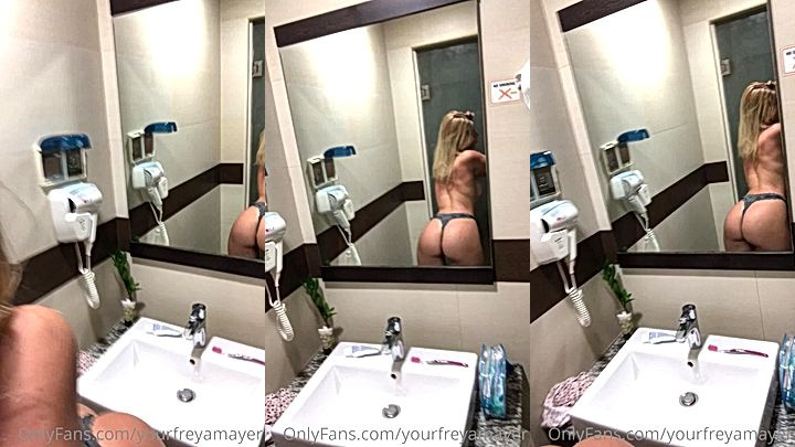 Freya Mayer showing her big ass in mirror