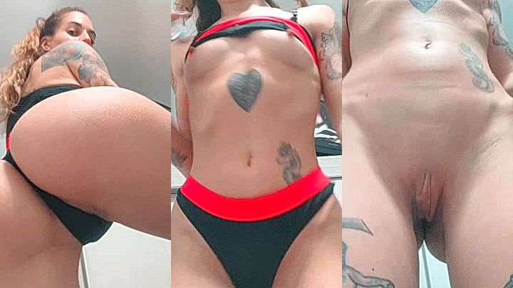 Kadito striptease with viewers from down camera