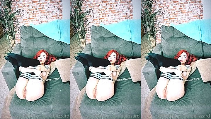 Amanda Welp spread her legs tightly and shows pussy