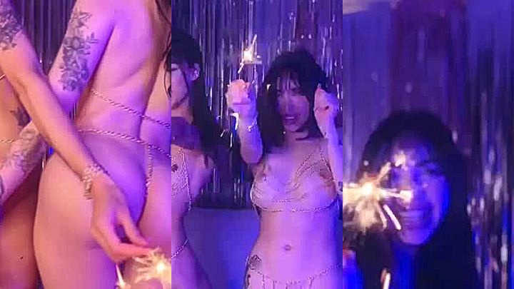 Amanda Welp and another girl lesbian session