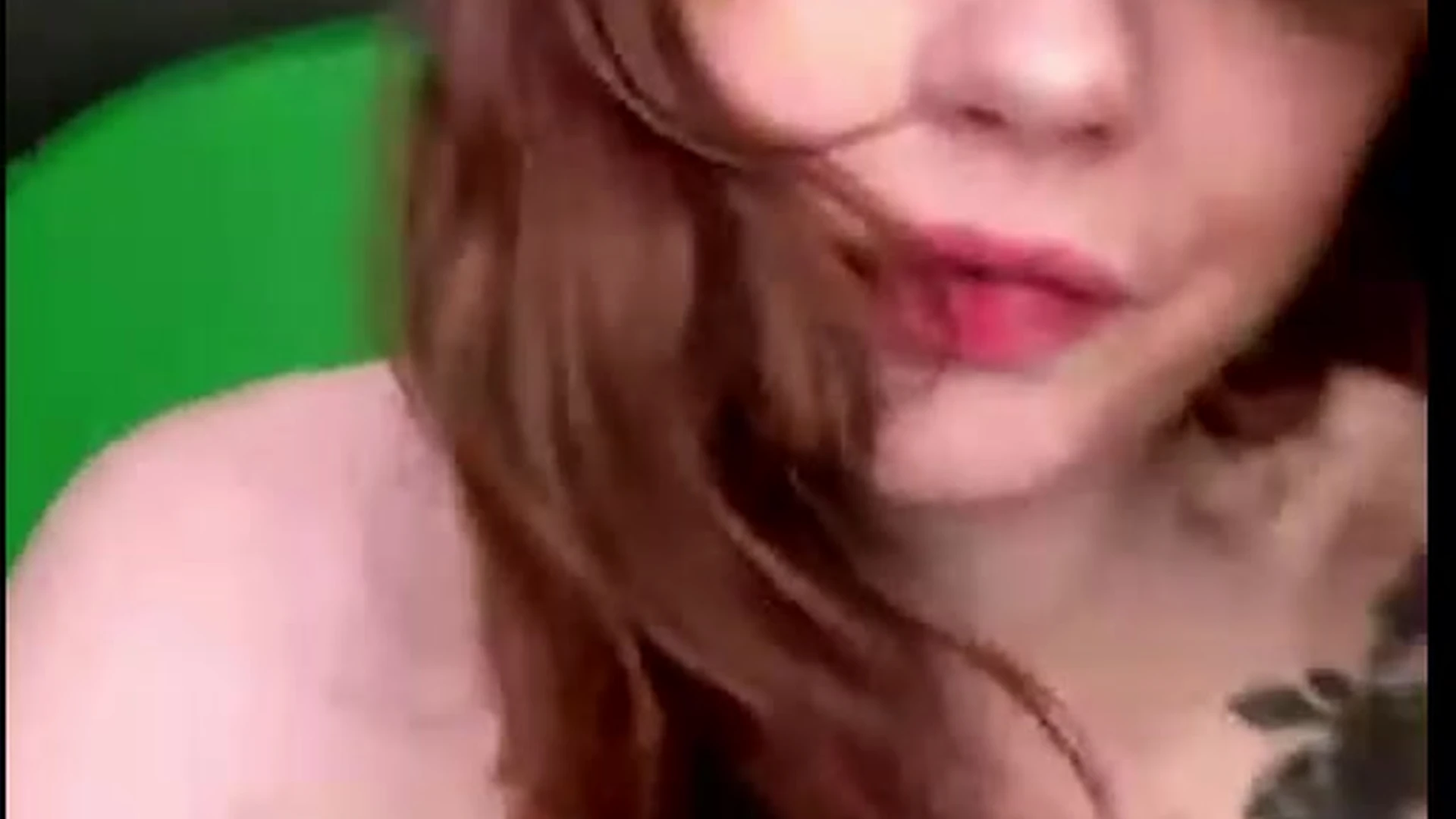 Sabrina Lynn stripping her cloths one by one