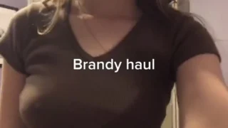 Jessgeng removing her dress Infront of camera