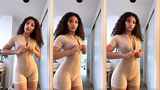 naughty hot sexy wild bitch Jasminxundresses and carressing her sexy ass and juicy tits