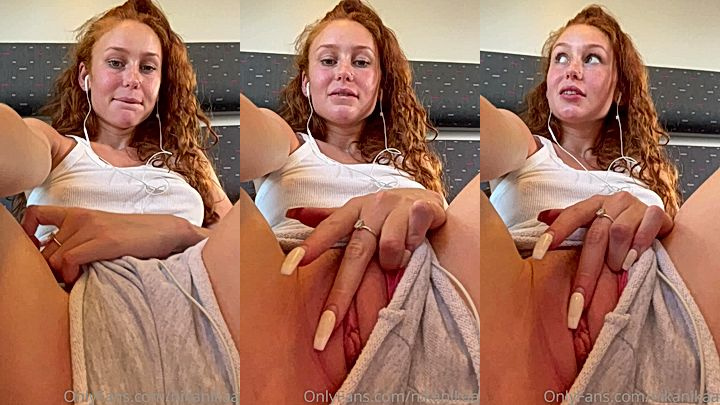 ghot sexy irish slim chick Nikanikaa knows how to satisfy herself