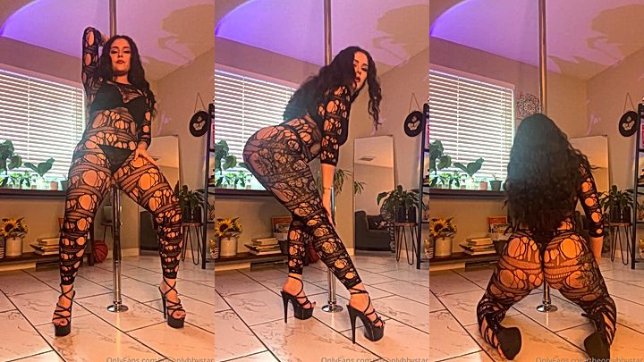 stripper sexy american onlyfans model Bbystarshows her hot body…